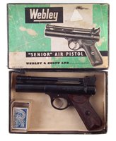 Lot 88 - Webley Senior .22 air pistol in green box serial number 992