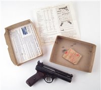 Lot 98 - Webley Premier .22 air pistol No. 626 in box