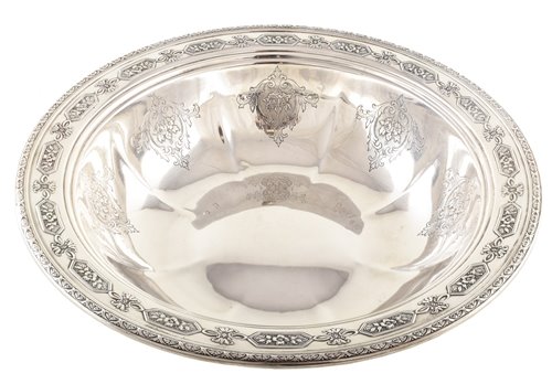 Lot 114 - American sterling silver bowl by Towle