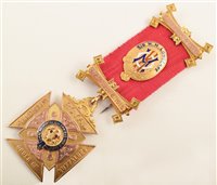 Lot 211 - Boxed 9ct gold and enamelled RAOB medallion