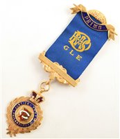 Lot 232 - Small 9ct gold and enamelled RAOB medallion