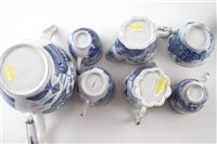 Lot 102 - Collection of Chinese porcelain