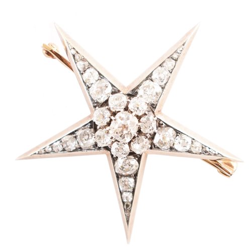 Lot 121 - Victorian diamond star pendant/brooch