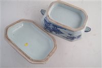 Lot 269 - Chinese export porcelain lidded tureen and cover