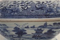 Lot 268 - Chinese export porcelain lidded tureen and cover