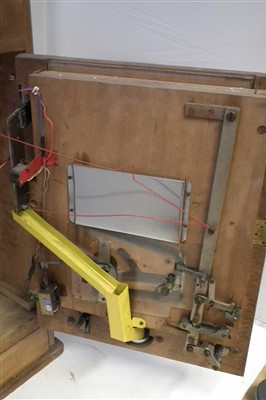 Lot 93 - Oliver Whales The Easy 9 penny slot pinball machine