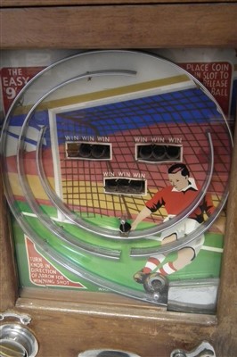 Lot 93 - Oliver Whales The Easy 9 penny slot pinball machine