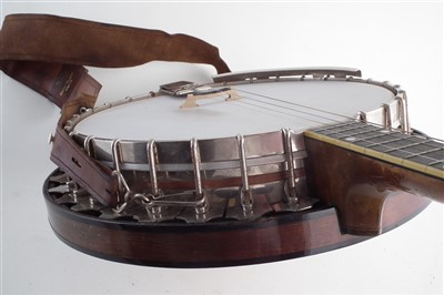 Lot 80 - Vega Vegaphone Professional tenor four sting banjo