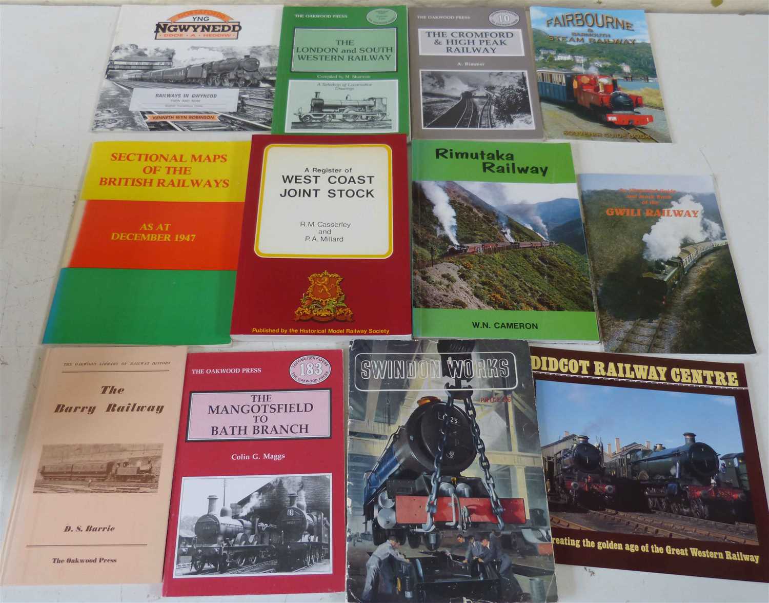 Lot 148 - A collection of booklets and pamphlets on railways.