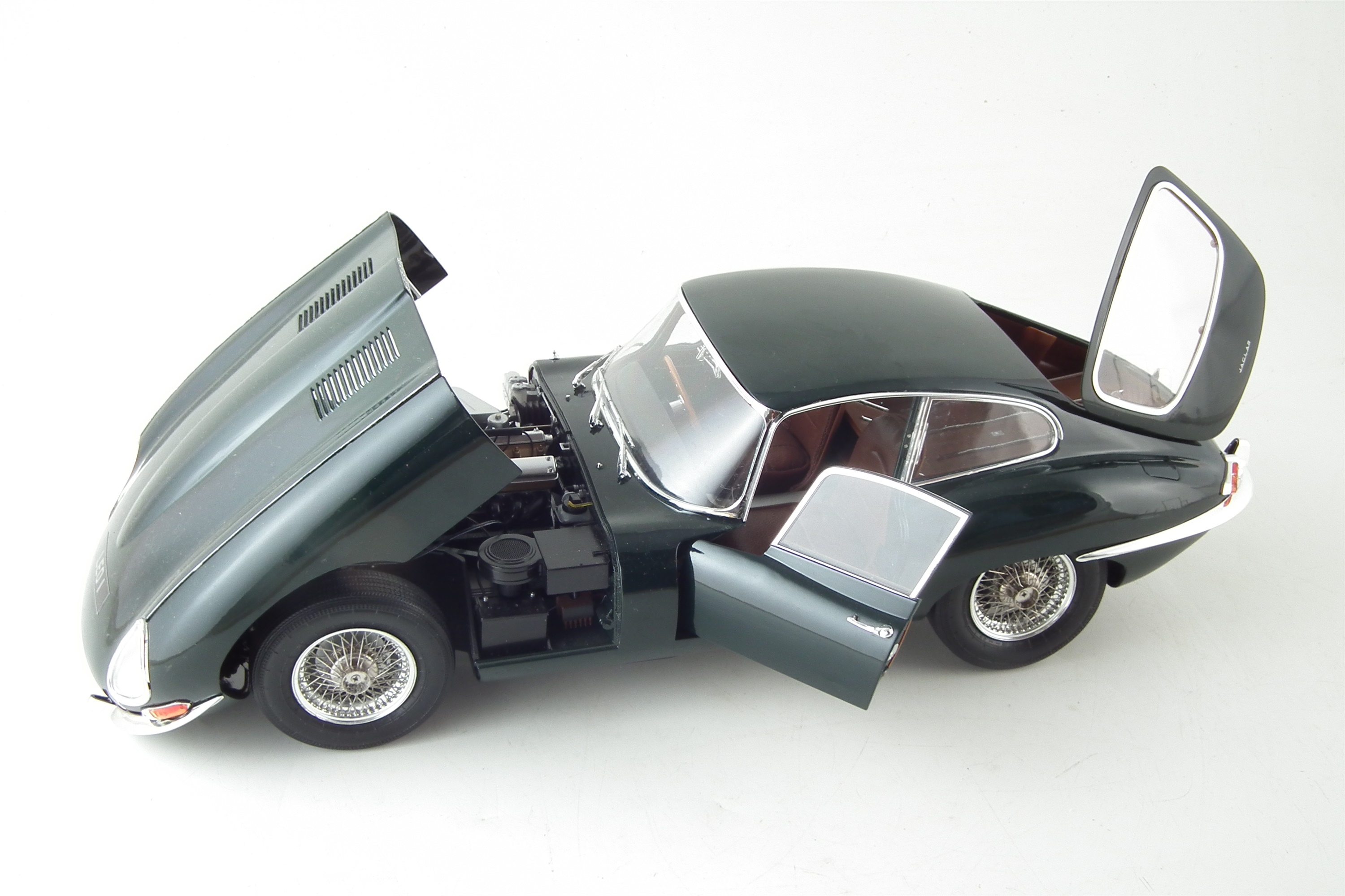最終価格　デアゴスティーニ　jaguar e-type 完成品　全巻セット デアゴスティーニ】1/8 ジャガー・Eタイプ 1号から完成まで