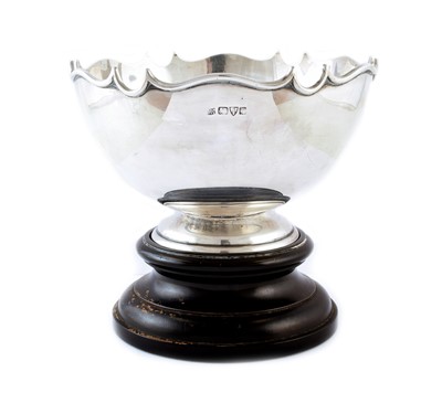 Lot 30 - An early 20th Century silver Monteith bowl