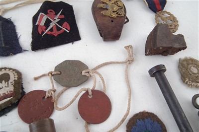 Lot 211 - Collection of mixed militaria