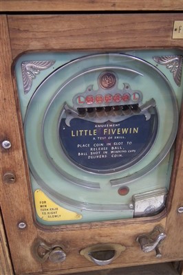 Lot 121 - Little Fivewin penny in the slot pinball machine