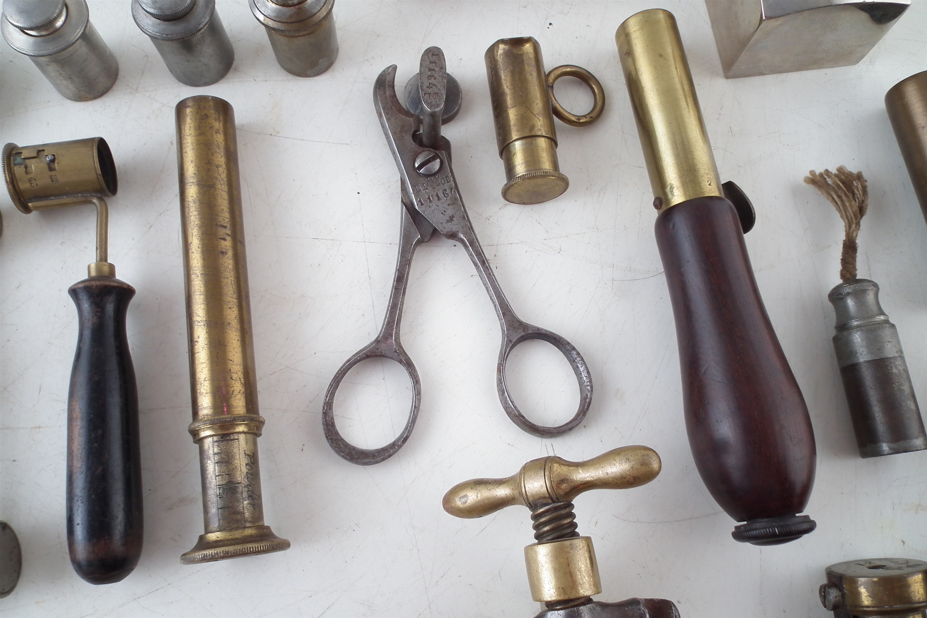 Lot 279 - Collection of vintage reloading equipment