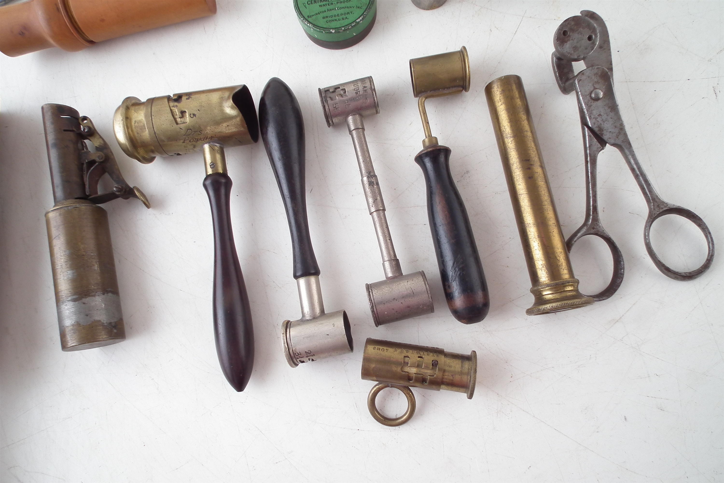 Lot 279 - Collection of vintage reloading equipment