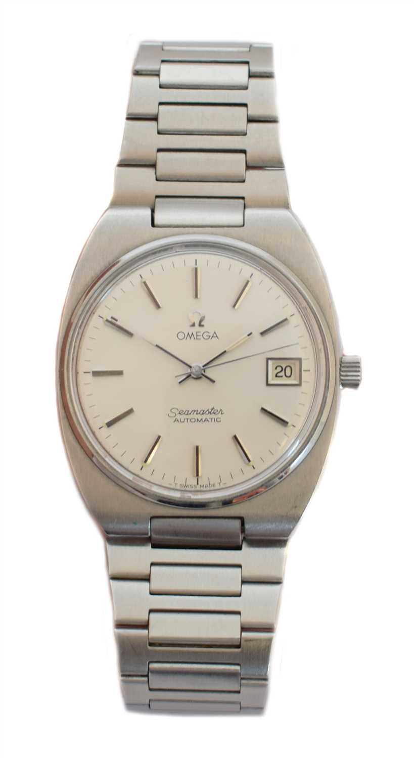 Lot 295 - A 1980s gents stainless steel Omega Seamaster watch