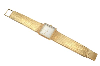Lot 367 - A 1960s 9ct gold ladies Omega wristwatch