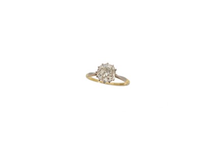 Lot 237 - A diamond solitaire ring