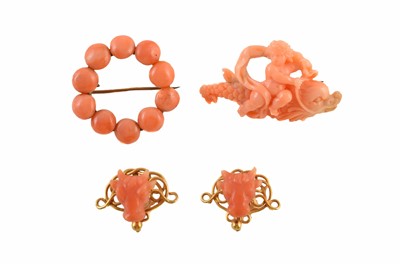 Lot 130 - A selection of coral jewellery
