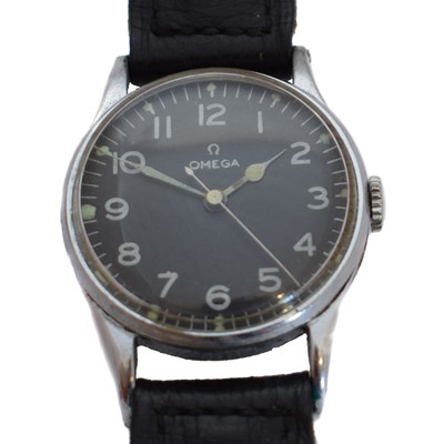 Lot 294 - A mid 20th Century stainless steel British Military RAF Pilots Omega wristwatch