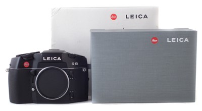 Lot 329 - Leica R8 camera with box