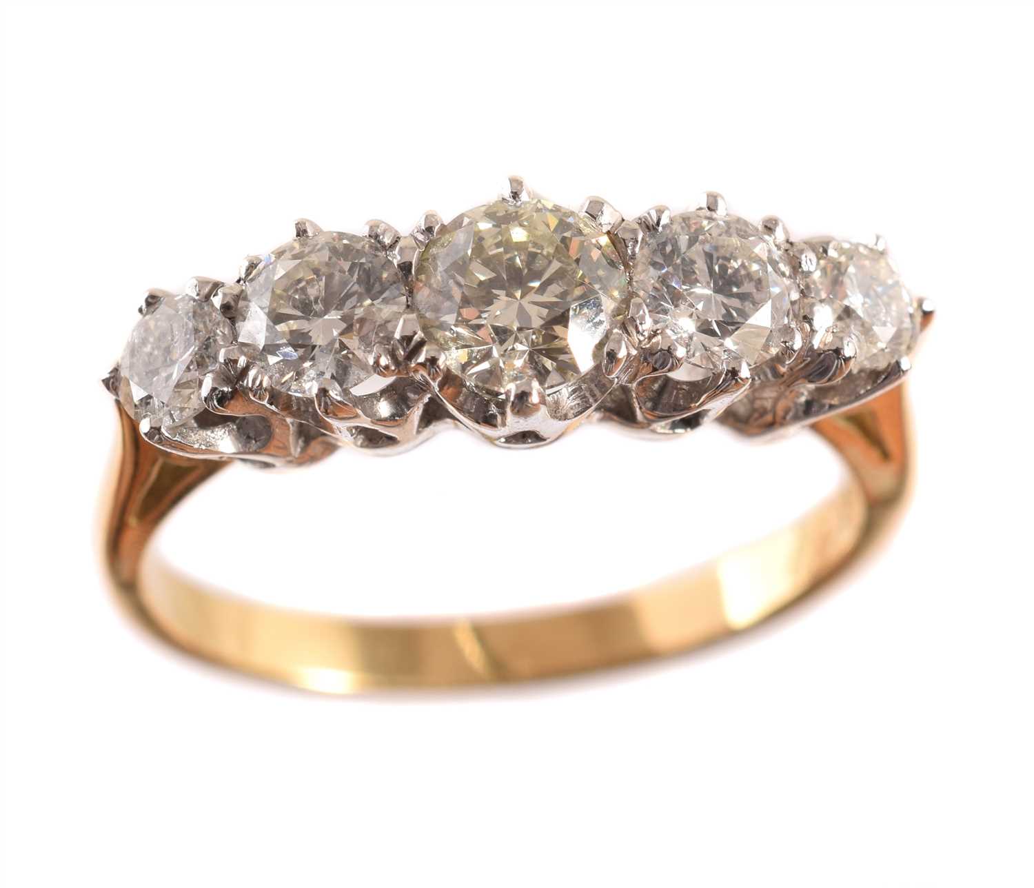 Lot 193 - A diamond five stone ring