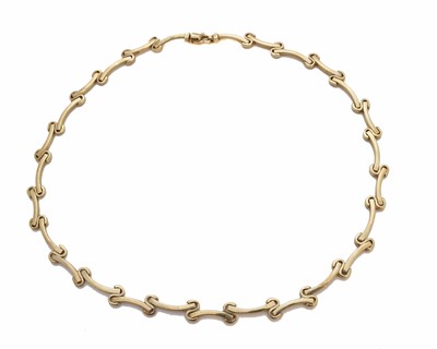 Lot 137 - A 9ct gold necklace