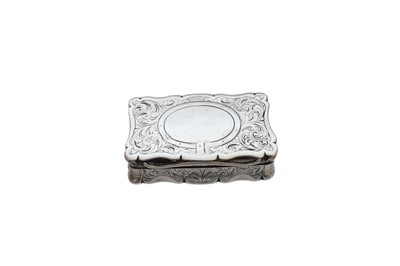 Lot 7 - A Victorian silver snuff box