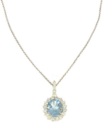 Lot 166 - An aquamarine and diamond pendant