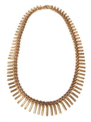 Lot 190 - A fringe necklace