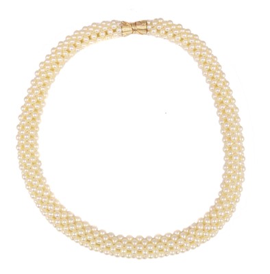 Lot 164 - A cultured pearl necklace