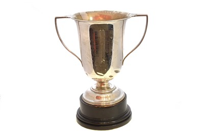 Lot 27 - An early 20th Century silver trophy