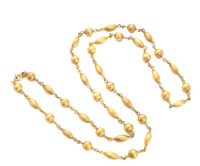 Lot 177 - An 18ct gold necklace
