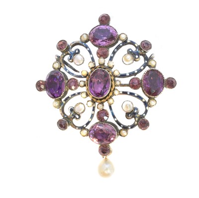 Lot 132 - An early 20th century amethyst, pearl and enamel pendant