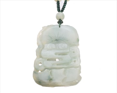 Lot 87 - A jade necklace