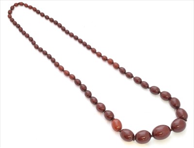 Lot 187 - A cherry amber style necklace