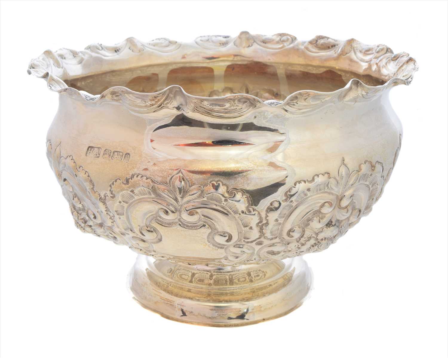 Lot 43 - An Edwardian silver bowl