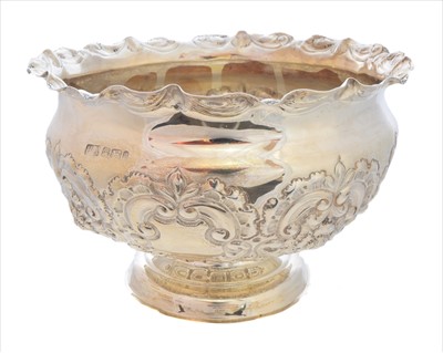 Lot 43 - An Edwardian silver bowl