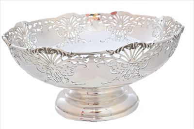 Lot 51 - An Elizabeth II silver fruit bowl