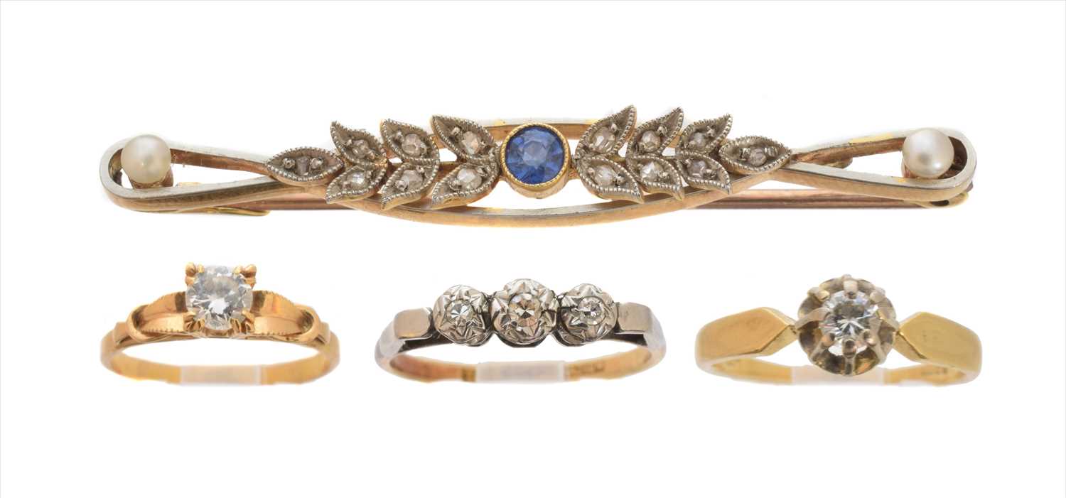 Lot 318 - A selection of jewellery