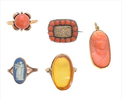 Lot 317 - A selection of jewellery