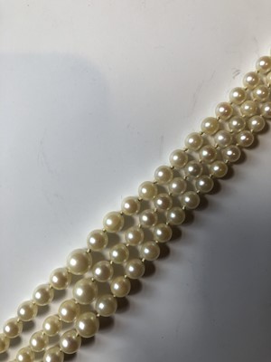 Lot 133 - A cultured pearl and diamond necklace