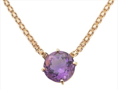 Lot 168 - An amethyst necklace