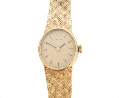 Lot 360 - A 1970s ladies 9ct gold Omega wristwatch