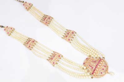 Lot 94 - A natural pearl and ruby necklace