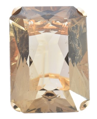 Lot 307 - A smoky quartz dress ring