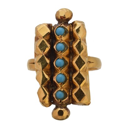 Lot 252 - A turquoise dress ring