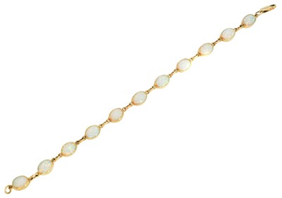 Lot 28 - A 9ct gold synthetic opal bracelet