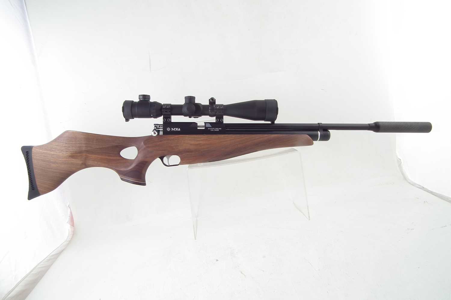 Lot 164 Daystate MK4 air rifle with Hawke Scope and