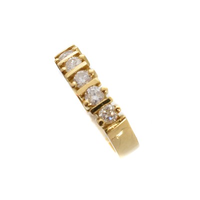Lot 163 - An 18ct gold diamond five stone ring